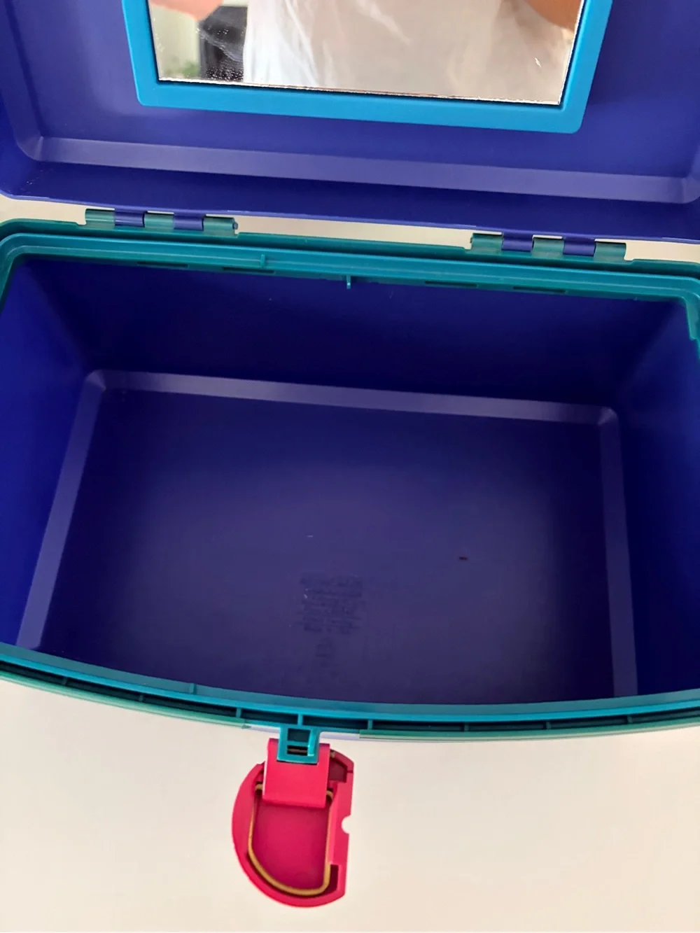 Vintage Blue 80s caboodle
